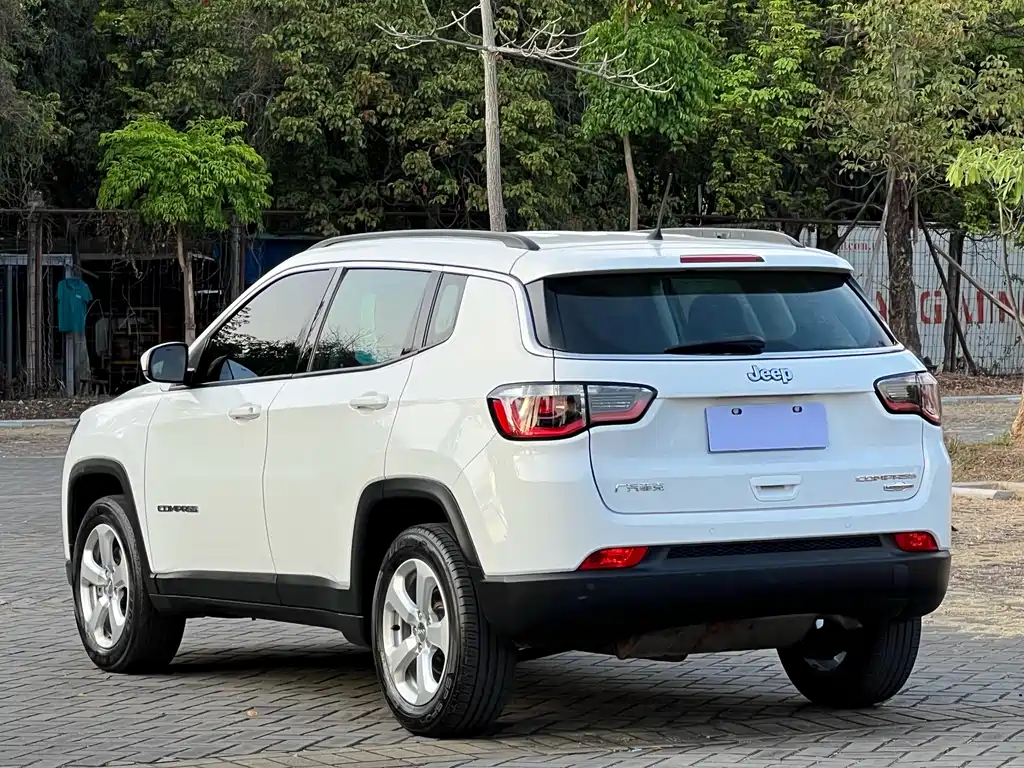 Compass 200 T Auto Comfort Enjoyment