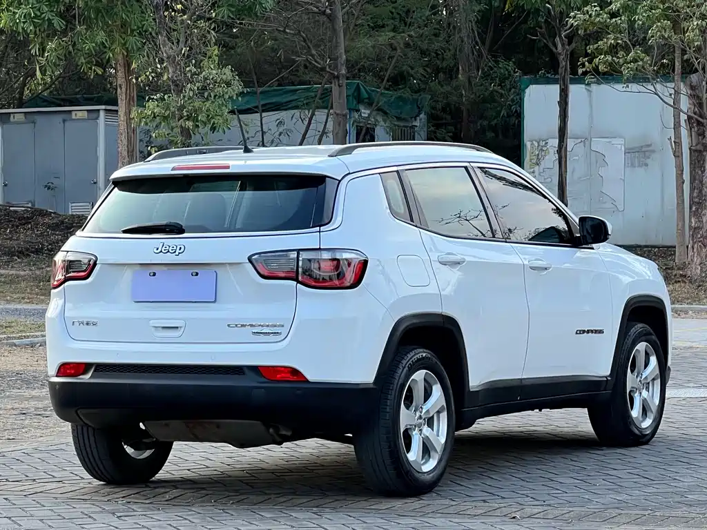 Compass 200 T Auto Comfort Enjoyment