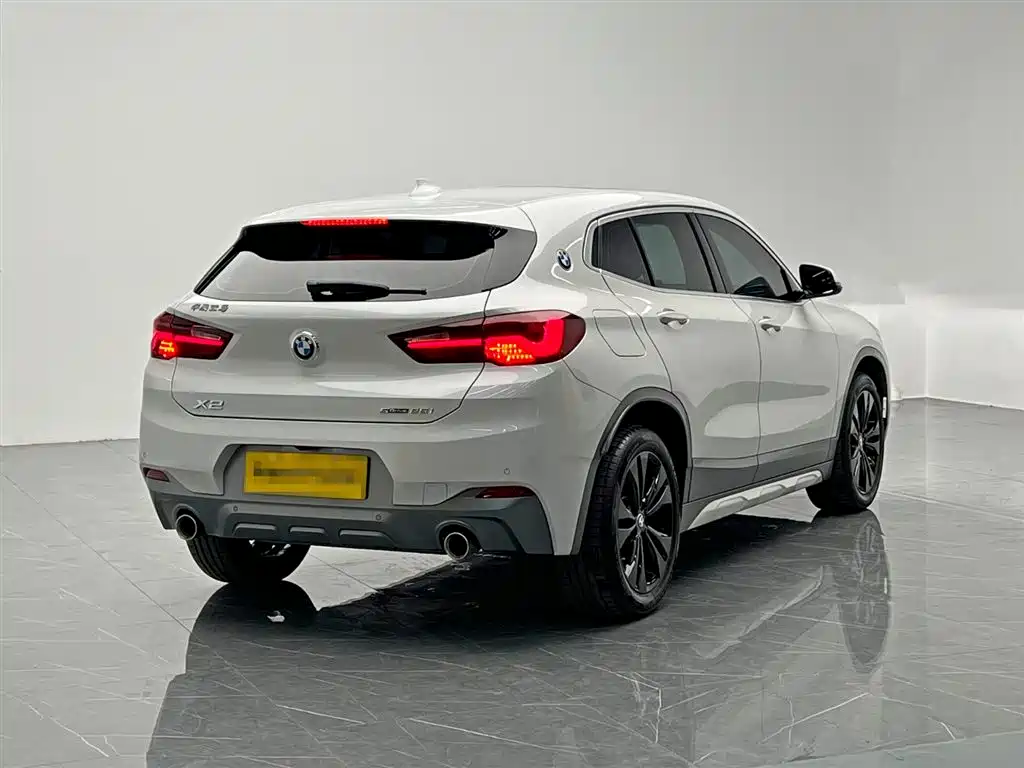 BMW X2 sDrive25 i M Offroad Package
