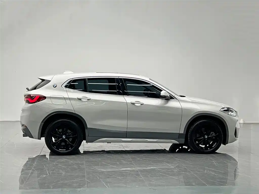 BMW X2 sDrive25 i M Offroad Package