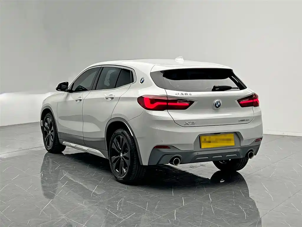 BMW X2 sDrive25 i M Offroad Package