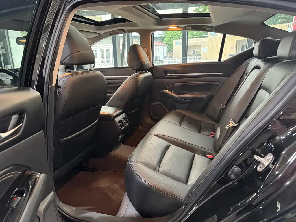 Teana 2.0 L XL Comfort