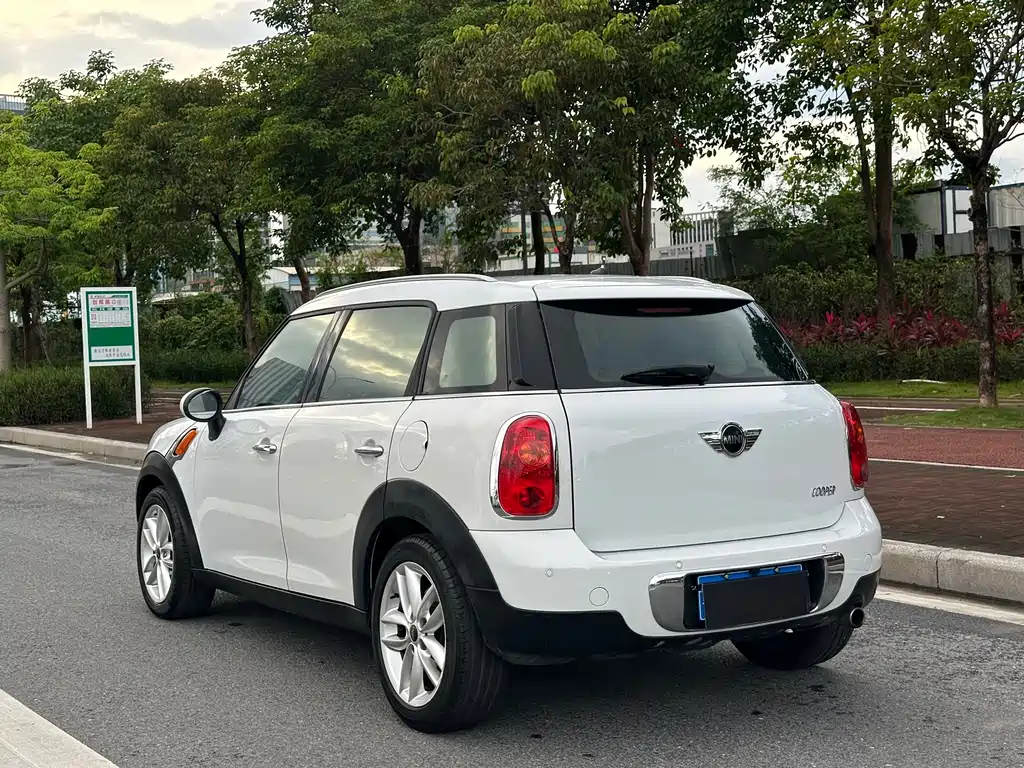 MINI COUNTRYMAN 1.6 L COOPER Fun