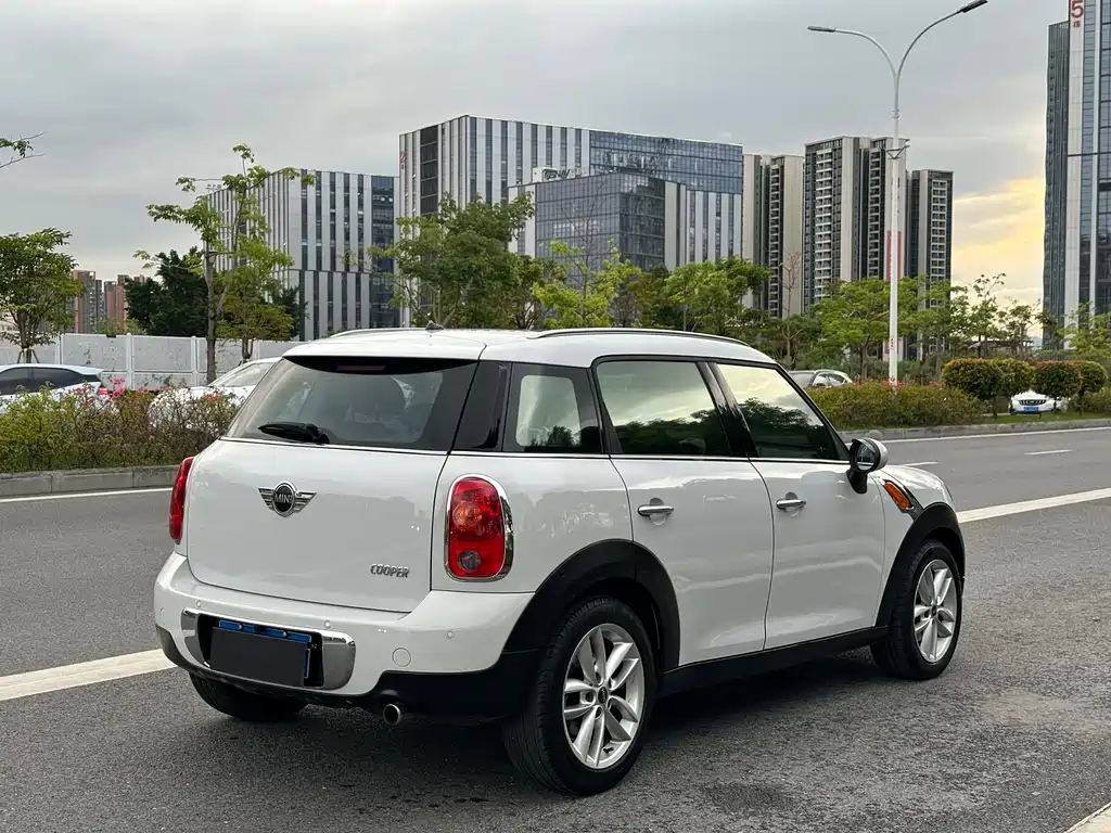 MINI COUNTRYMAN 1.6 L COOPER Fun