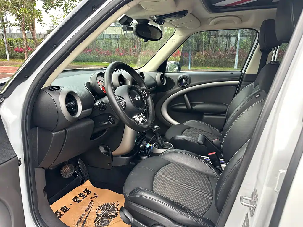 MINI COUNTRYMAN 1.6 L COOPER Fun