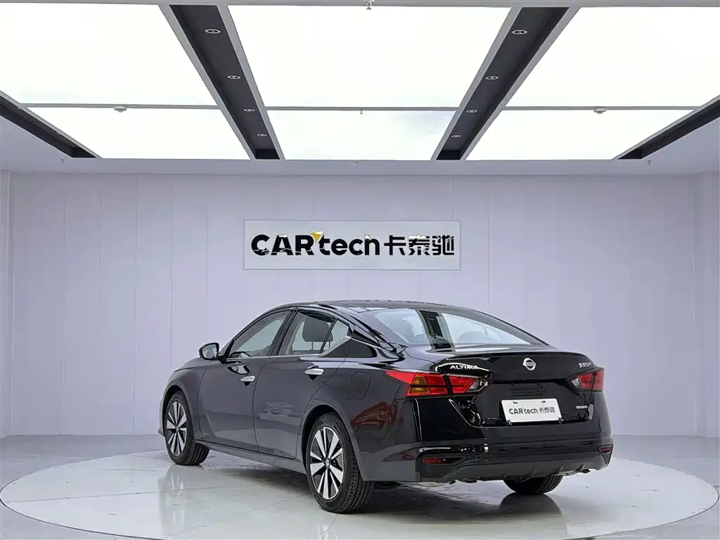 Teana 2.0 L XL Comfort
