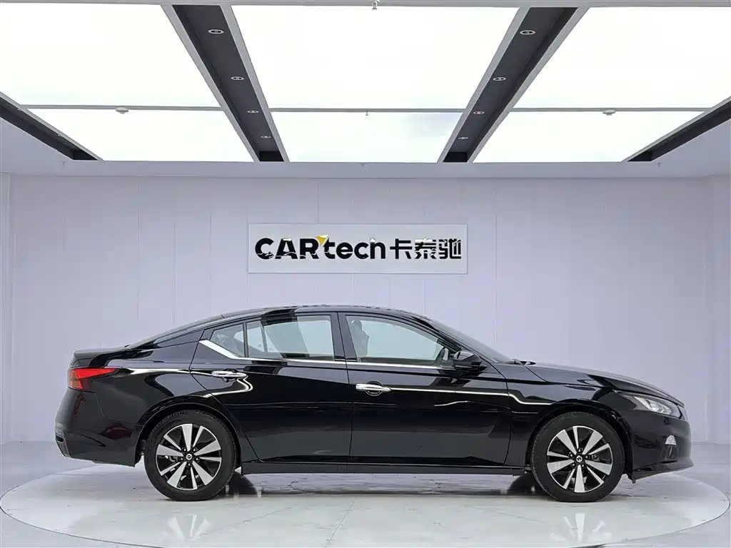 Teana 2.0 L XL Comfort