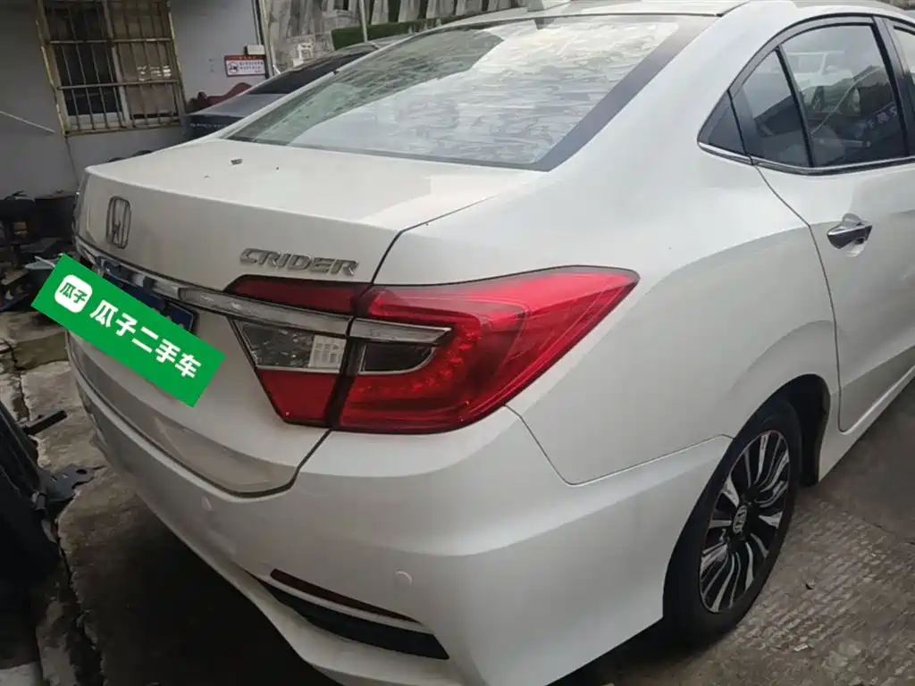 Crider 1.8 L Auto Luxury