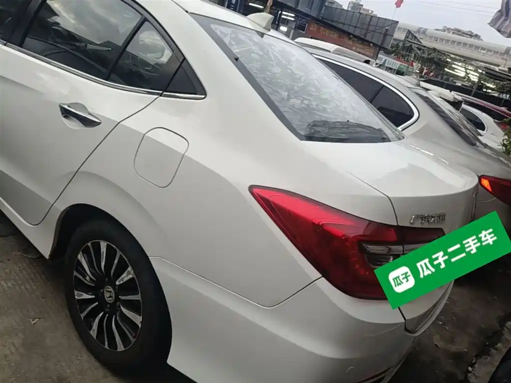 Crider 1.8 L Auto Luxury