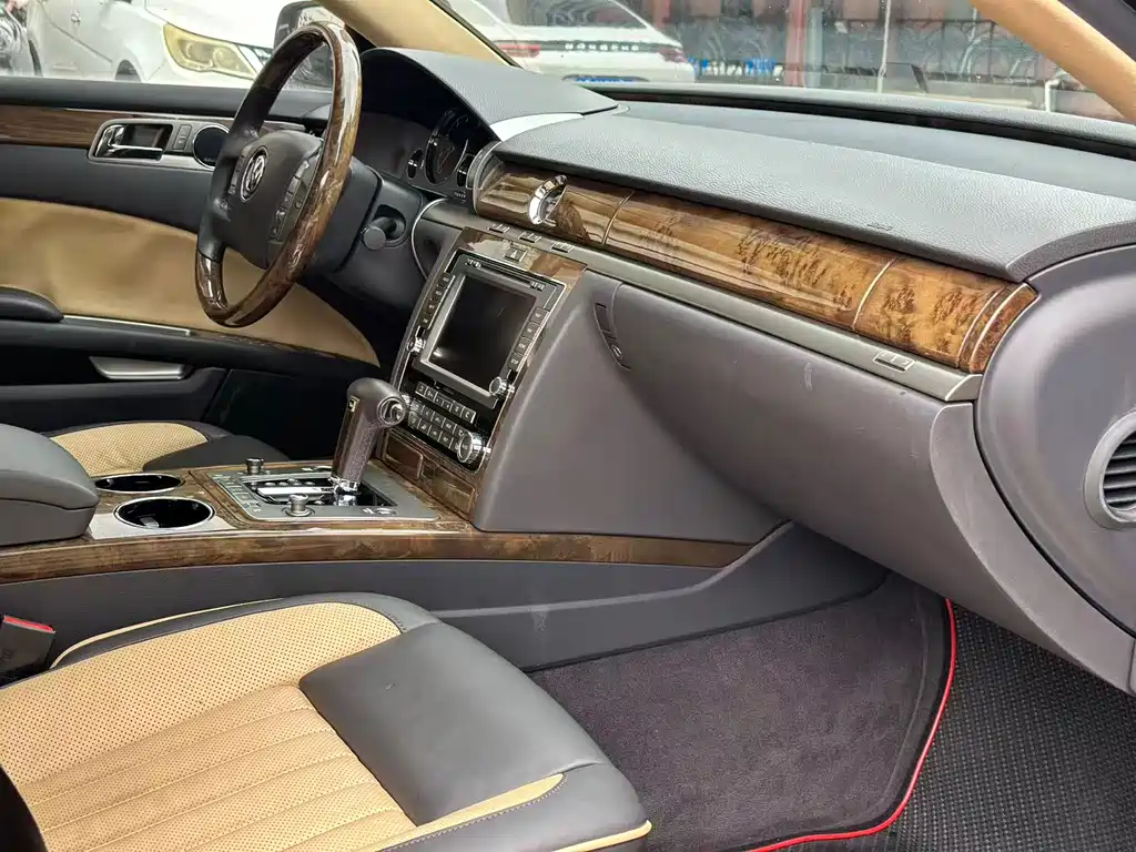 Phaeton 辉腾 2012款 3.0 L 精英定制型