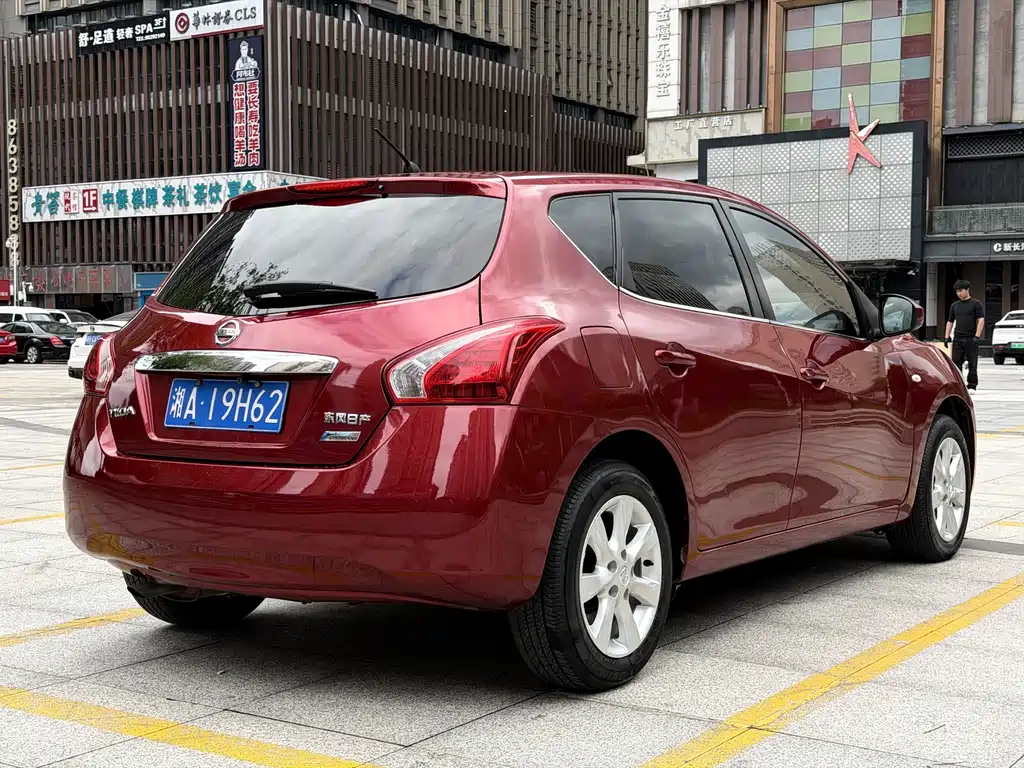 Tiida 1.6 L CVT Luxury