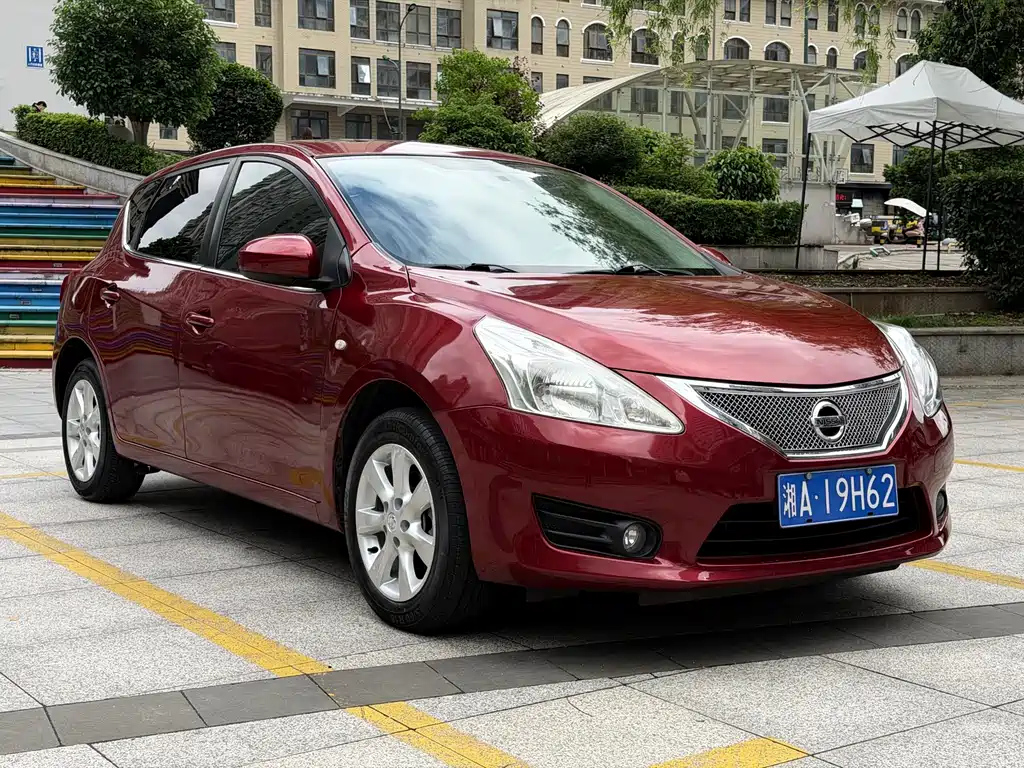 Tiida 1.6 L CVT Luxury