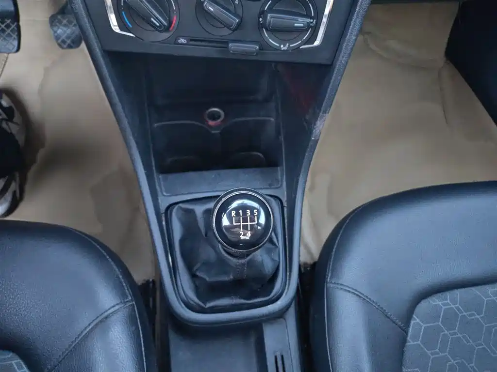 Santana 1.6 L Manual Comfort