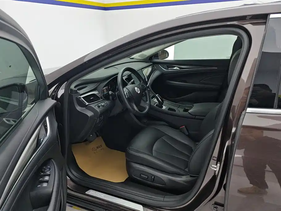 LaCrosse Facelift 28 T Elite
