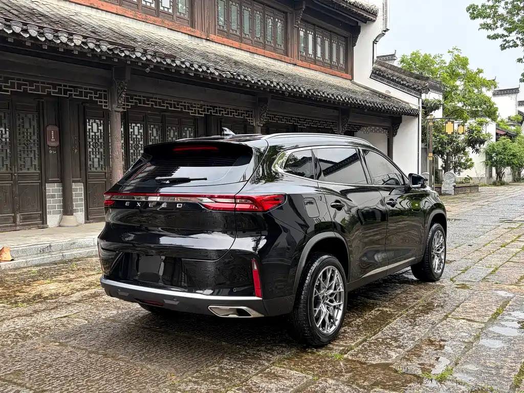 Exeed Lingyun 300 T 2 WD Stellar