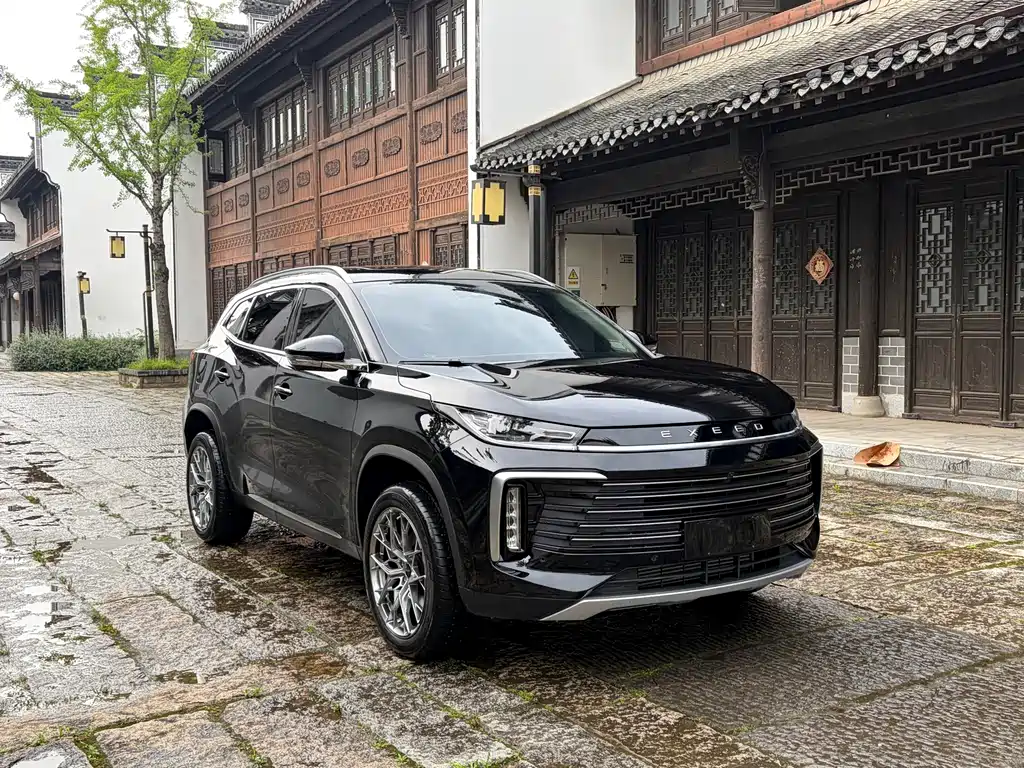 Exeed Lingyun 300 T 2 WD Stellar