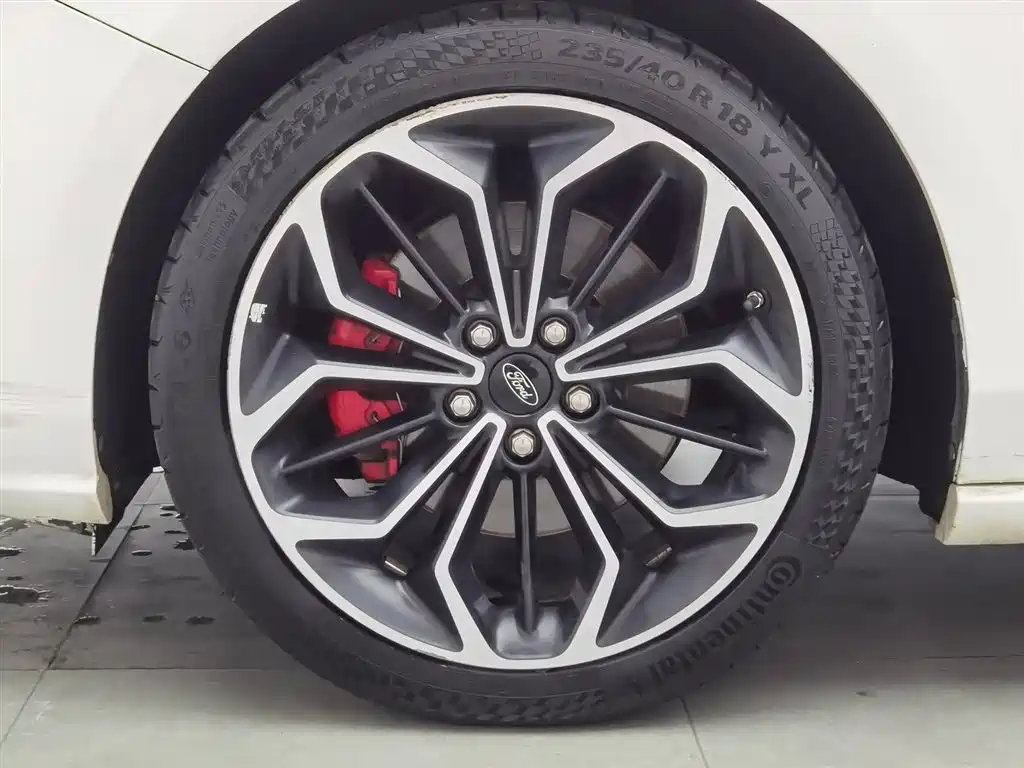 Focus Sedan EcoBoost 180 Auto ST Line