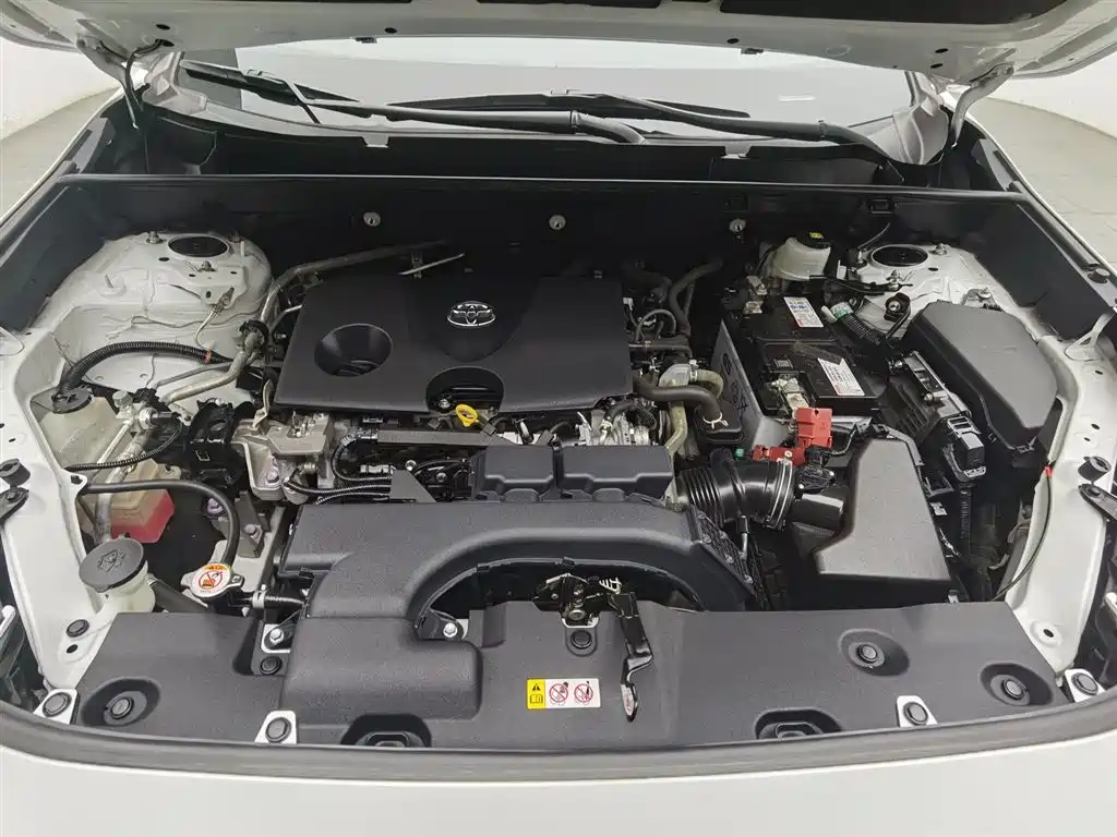 RAV4 2.0 L CVT 2 WD Urban