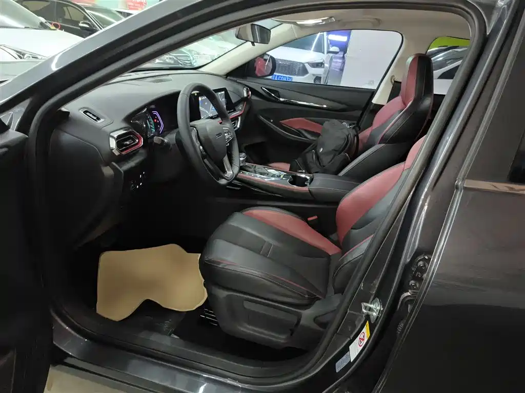 Changan Oshan X5 1.5 T DCT Distinguished