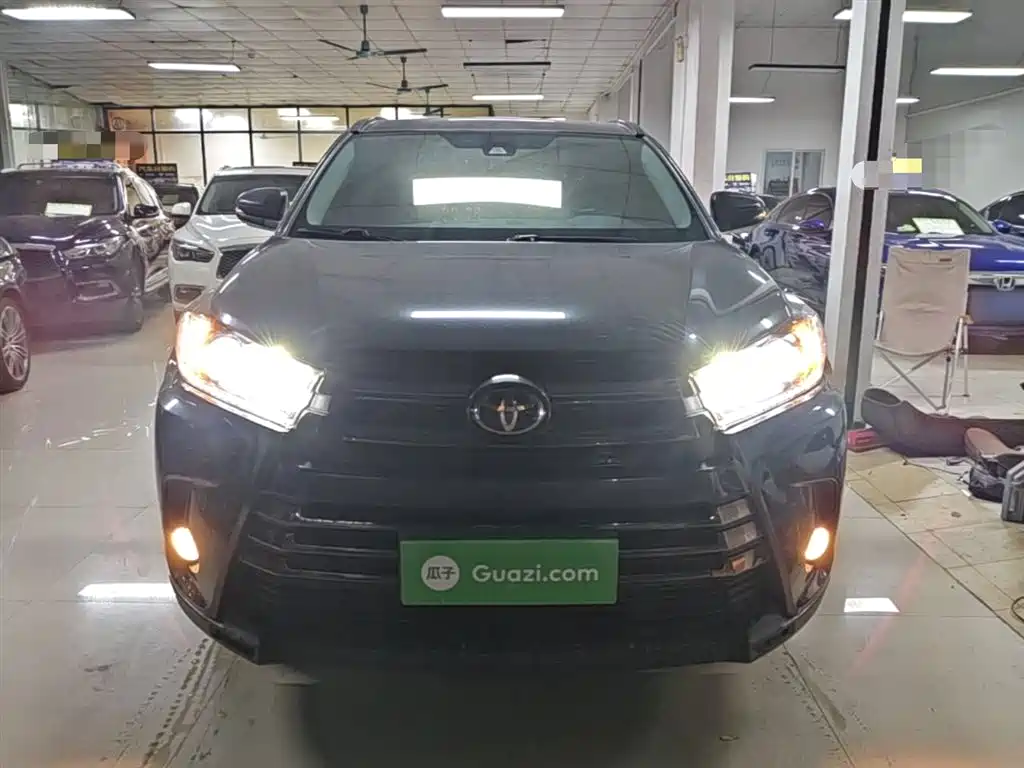 Highlander 2.0 T 4 WD Knight 7-seat
