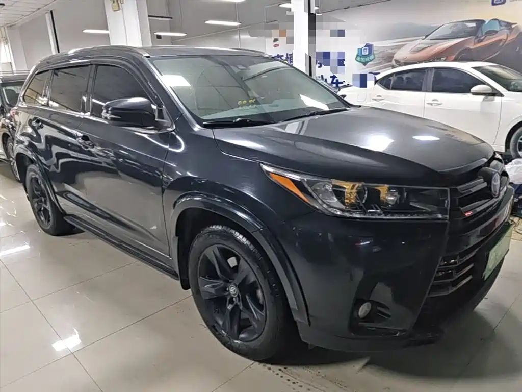 Highlander 2.0 T 4 WD Knight 7-seat