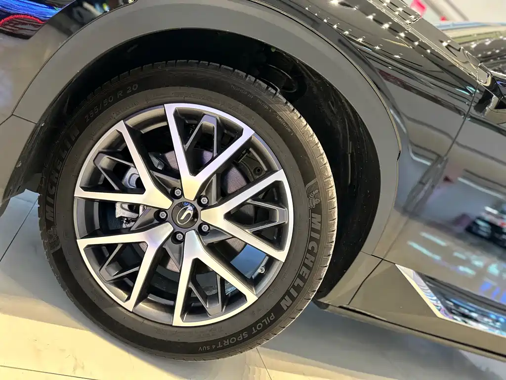 GAC Trumpchi GS8 Navigator Series 2.0 TGDI 2 WD Luxury 5-seat