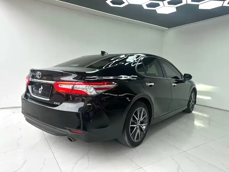 Toyota Camry 2.5 G Luxury