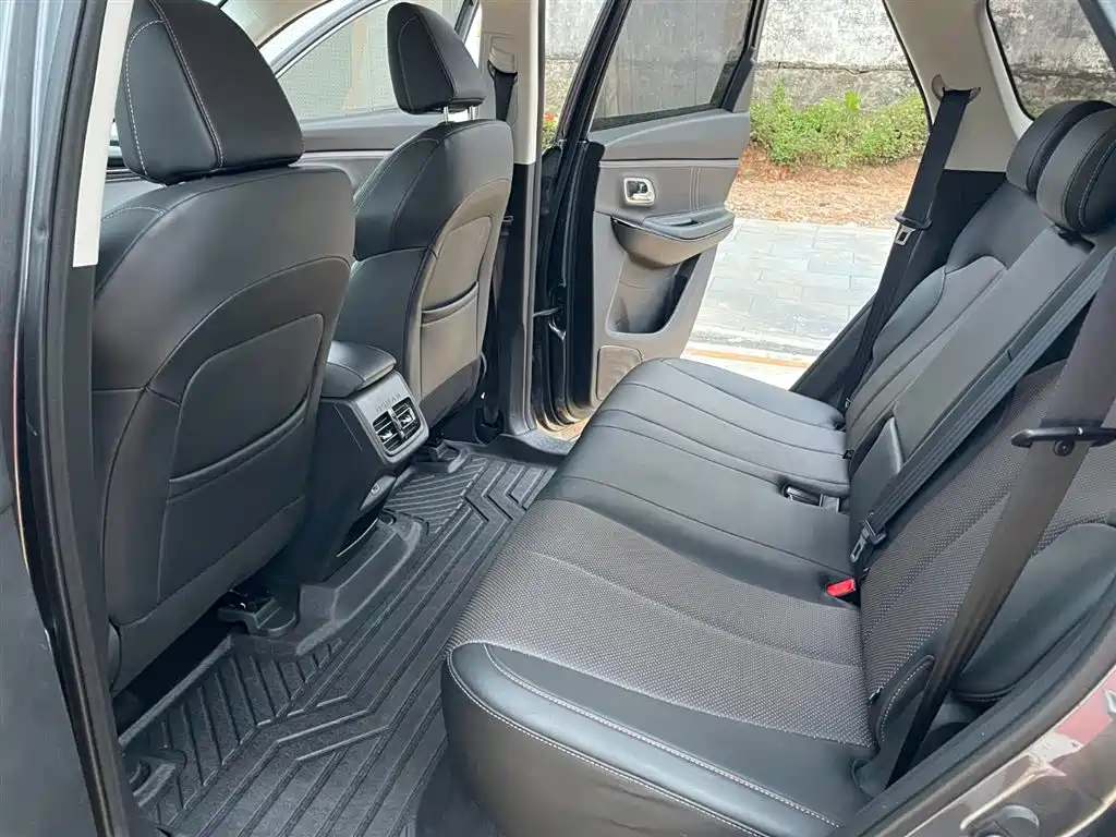 Changan Oshan X7 PLUS 1.5 T Blue Whale Auto Distinguished