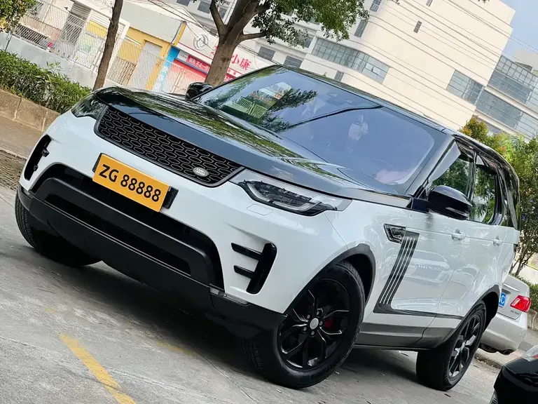 Land Rover Discovery 2.0 T SE