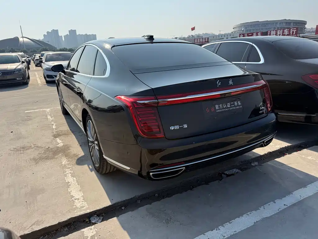 Hongqi H9 2.0 T Connected Flagship