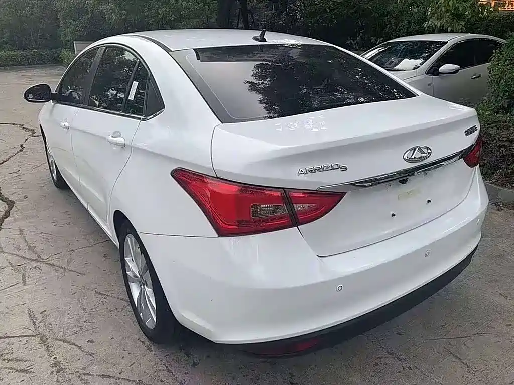 Arrizo 5 1.5 L CVT Leading Sharp