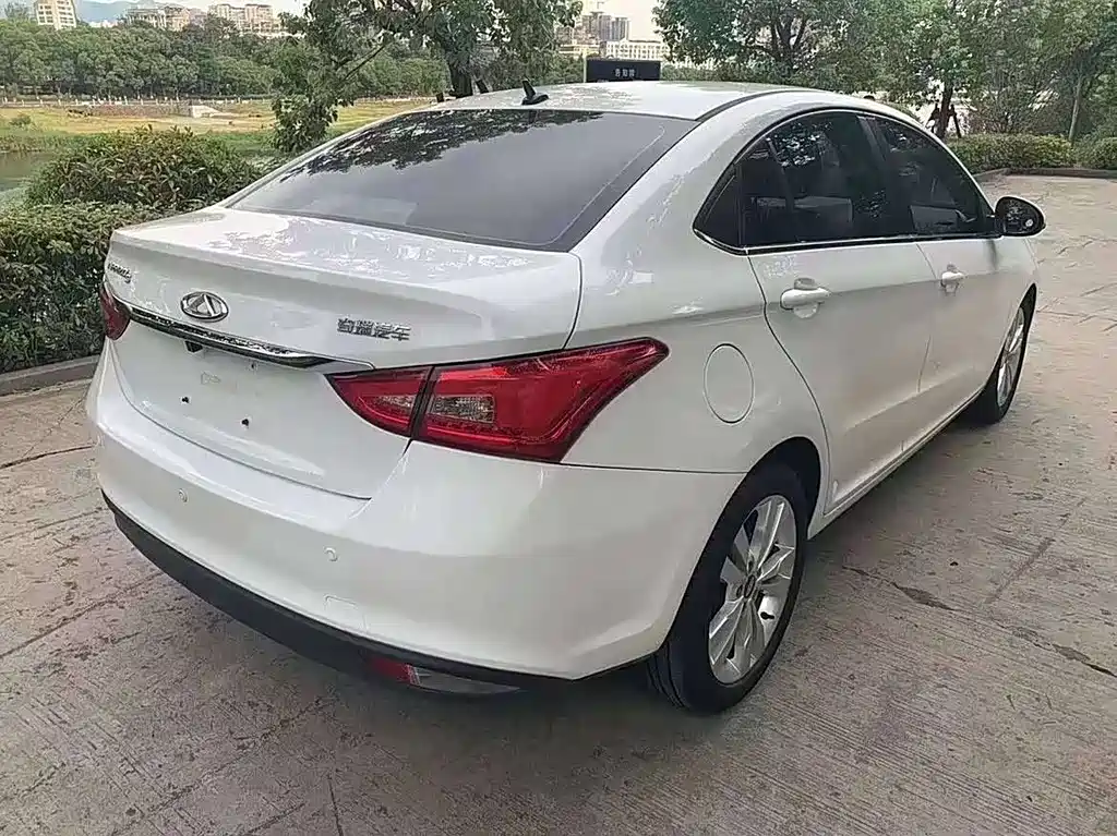 Arrizo 5 1.5 L CVT Leading Sharp