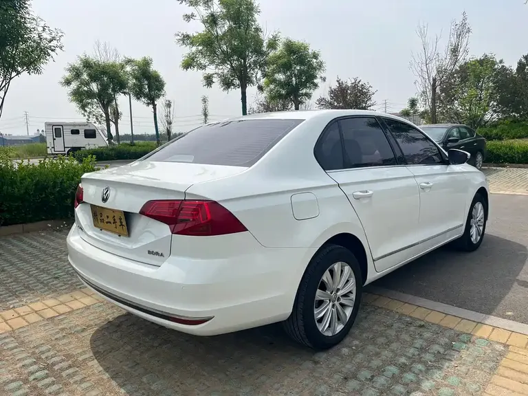 Volkswagen Bora 1.6 L Manual Comfort