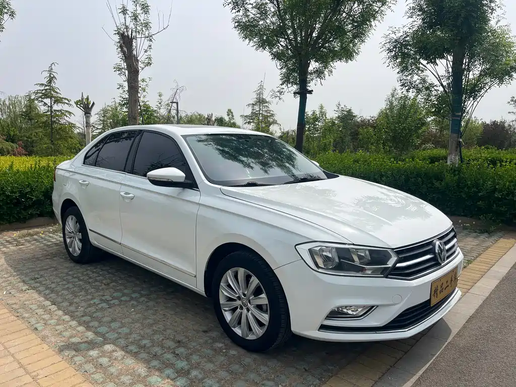 Bora 1.6 L Manual Comfort