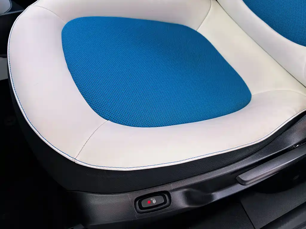 smart fortwo smart fortwo 2016款 0.9 T 66千瓦硬顶极致版