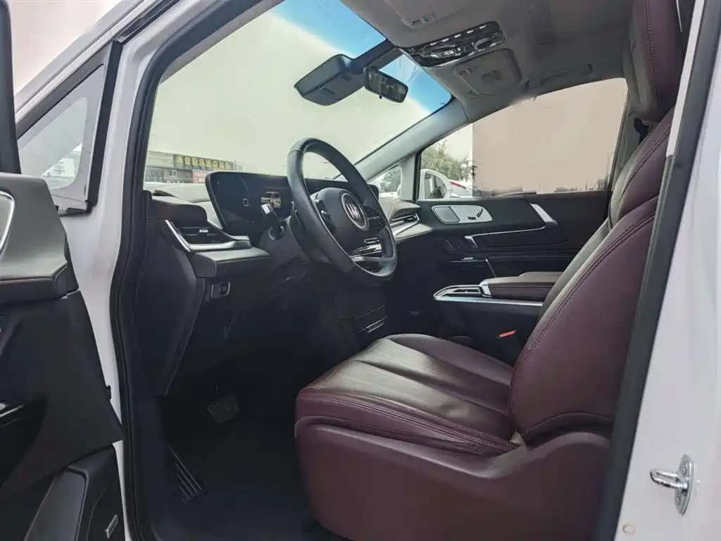 Century 2.0 T 6-seat Heritage