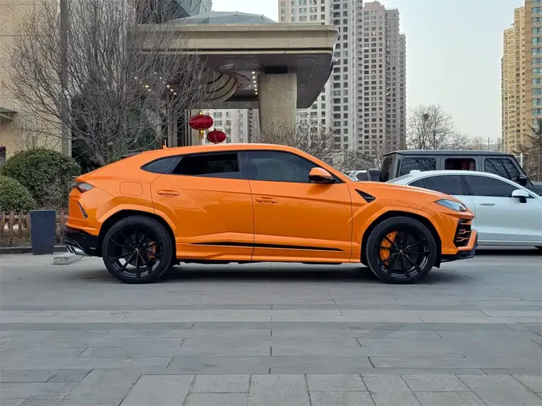 Lamborghini Urus 4.0 T V8