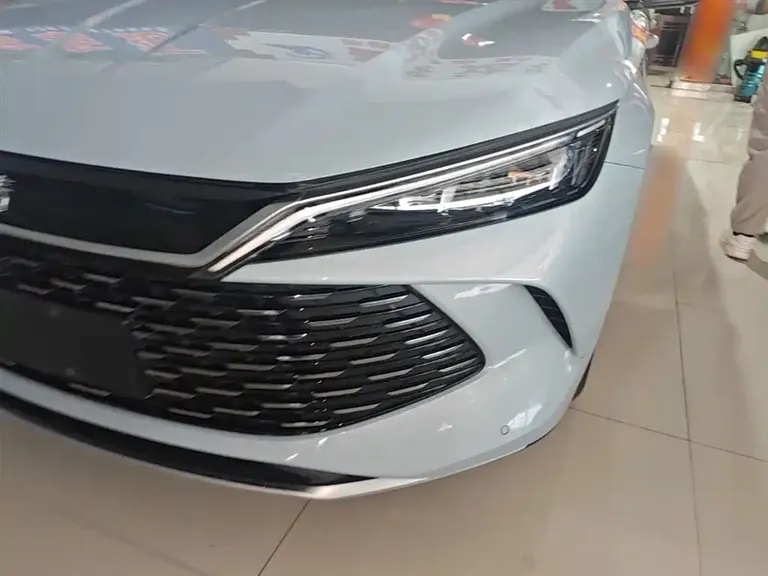 BYD Qin L DM-i 120 KM Leading