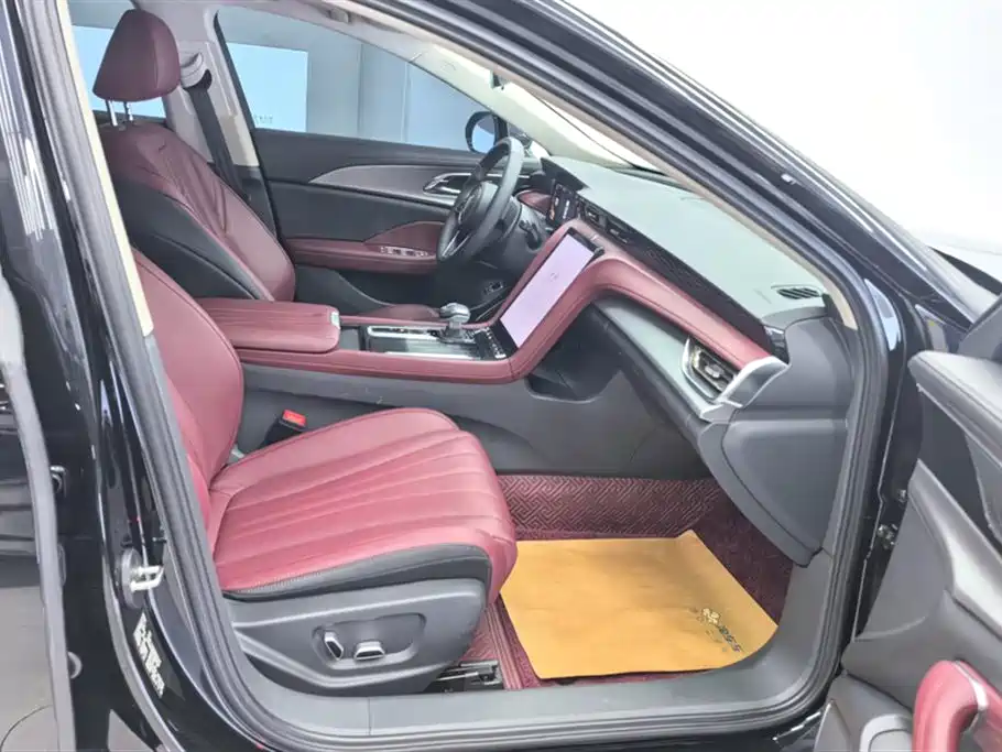 Hongqi H5 1.5 T DCT Connected Flagship Charm
