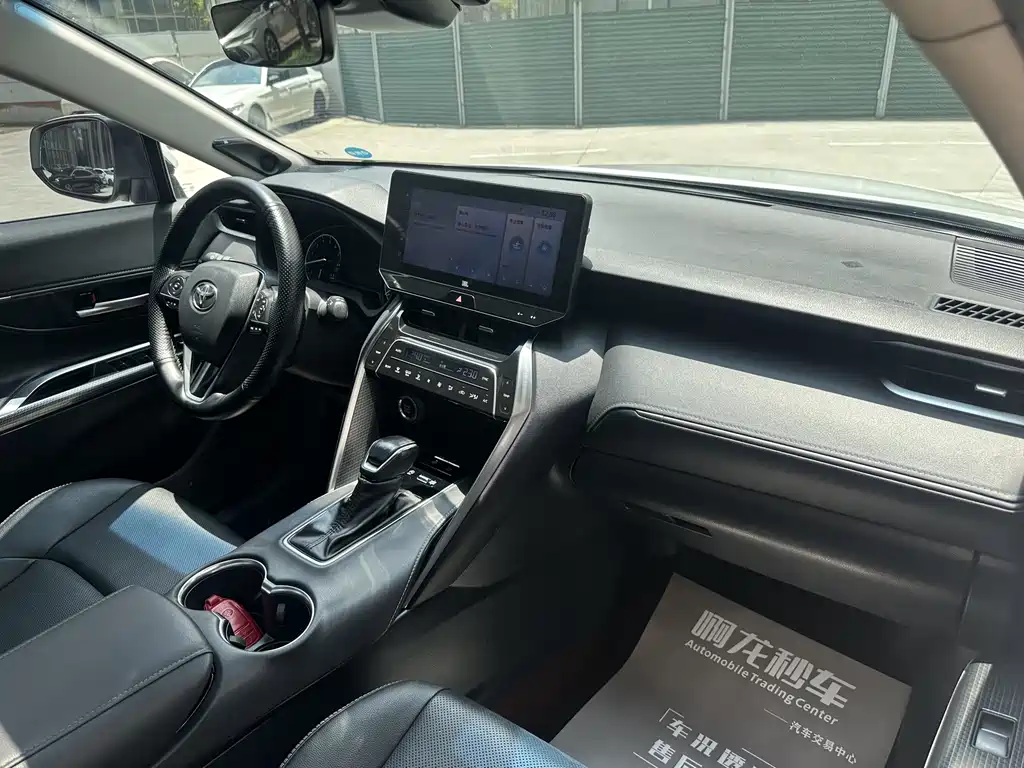 Venza 2.0 L CVT 2 WD Distinguished