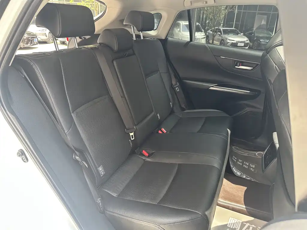 Venza 2.0 L CVT 2 WD Distinguished