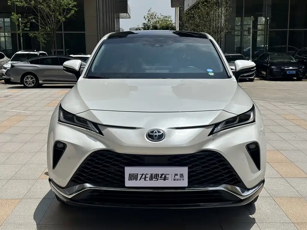Venza 2.0 L CVT 2 WD Distinguished