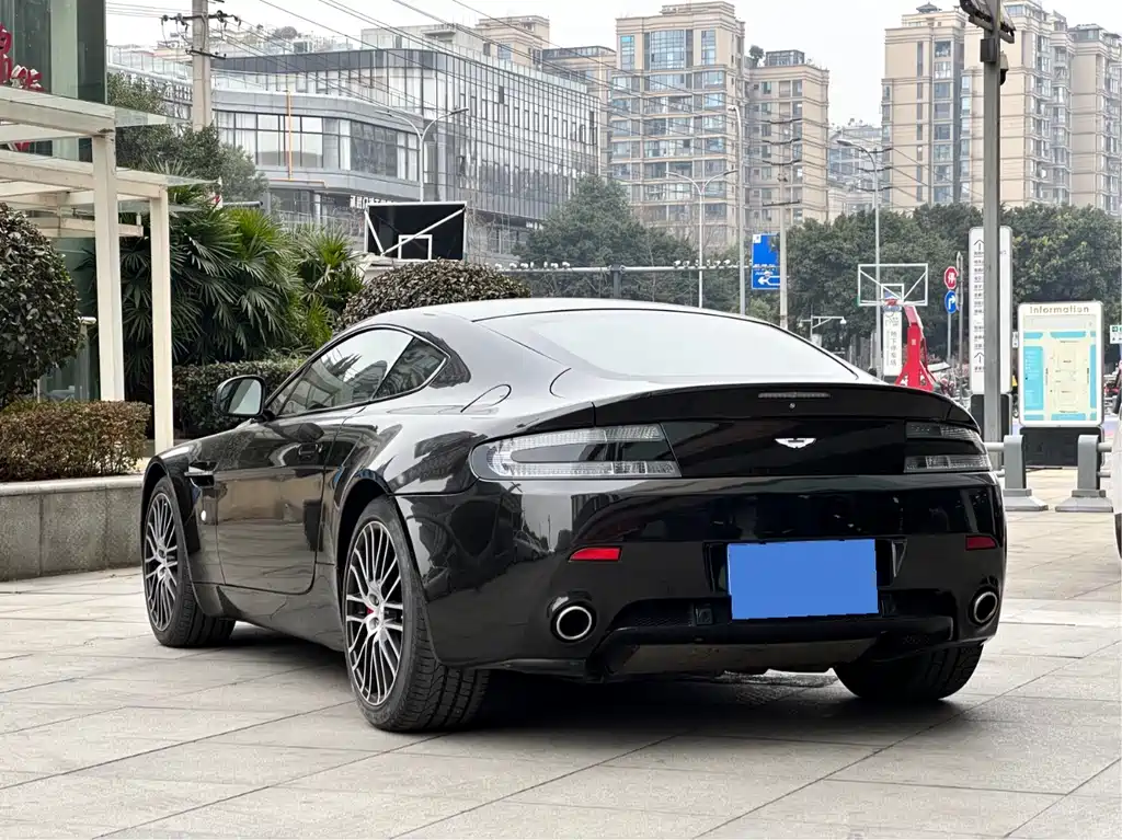 V8 Vantage 4.7 L Sportshift Coupe