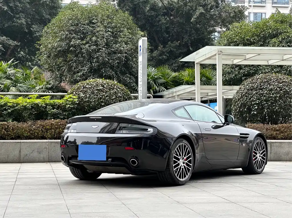 V8 Vantage 4.7 L Sportshift Coupe