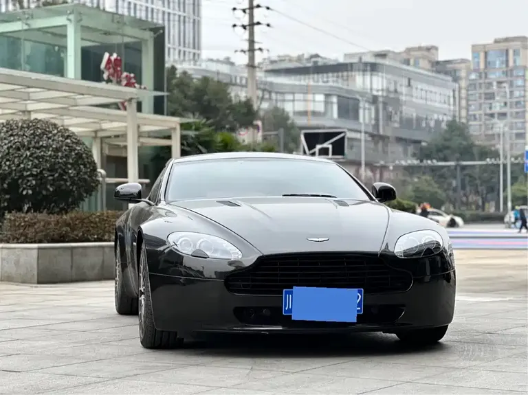 Aston Martin V8 Vantage 4.7 L Sportshift Coupe