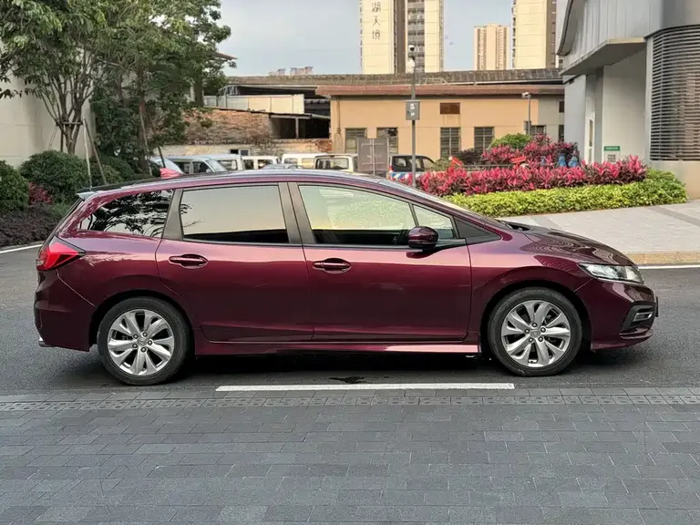Honda Jade 1.8 L Auto Comfort 5-seat