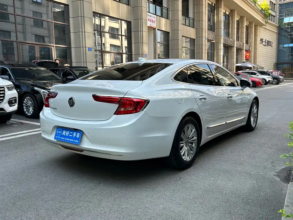 LaCrosse Facelift 20 T Leading