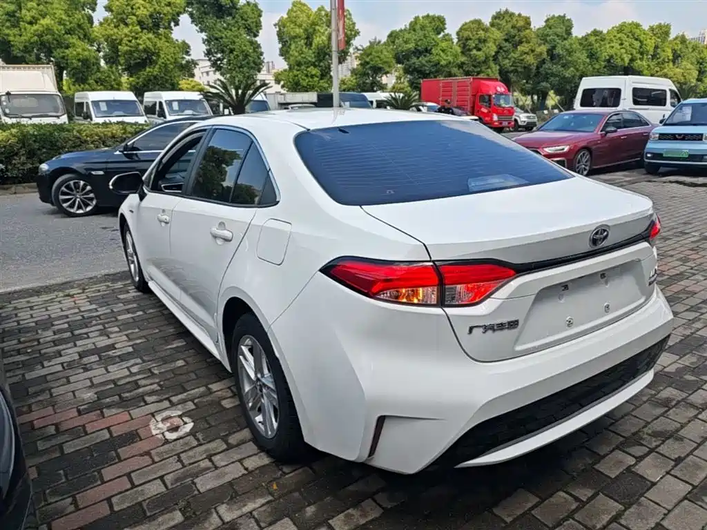 Levin Dual Engine 1.8 H E-CVT Luxury