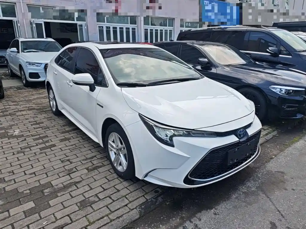 Levin Dual Engine 1.8 H E-CVT Luxury
