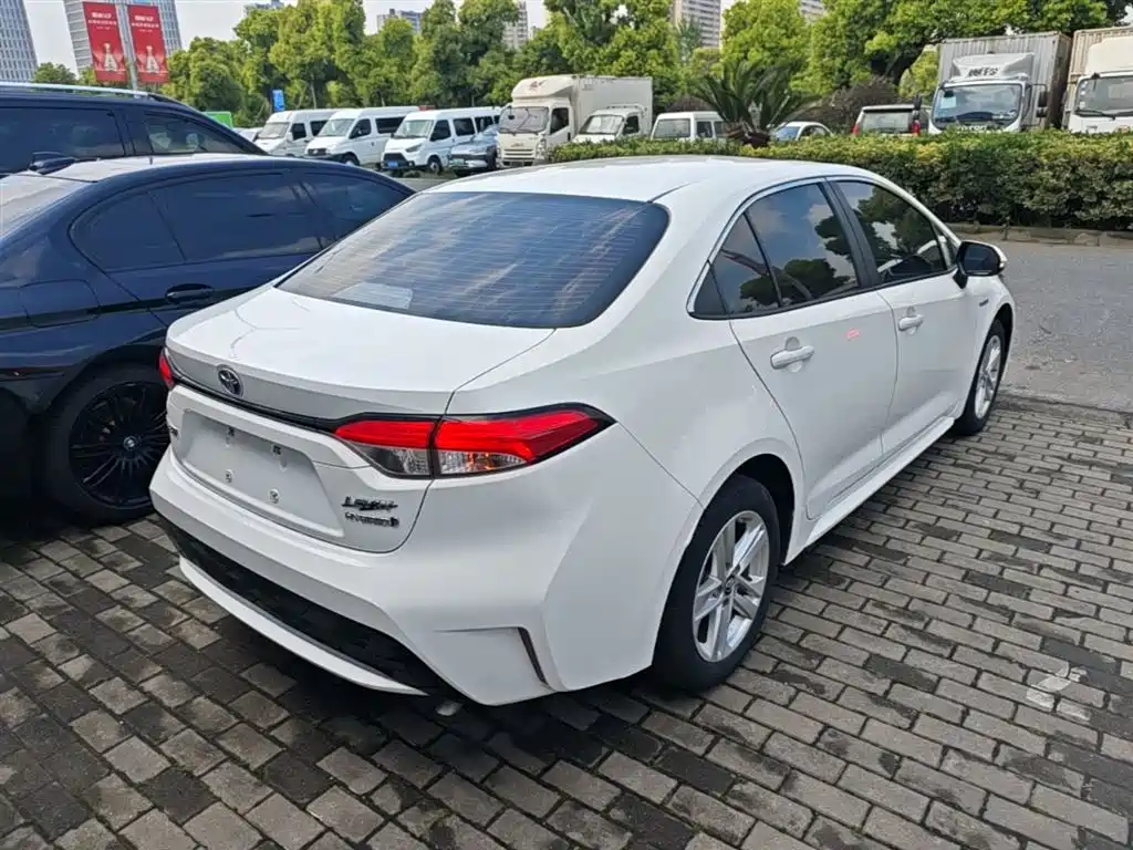 Levin Dual Engine 1.8 H E-CVT Luxury